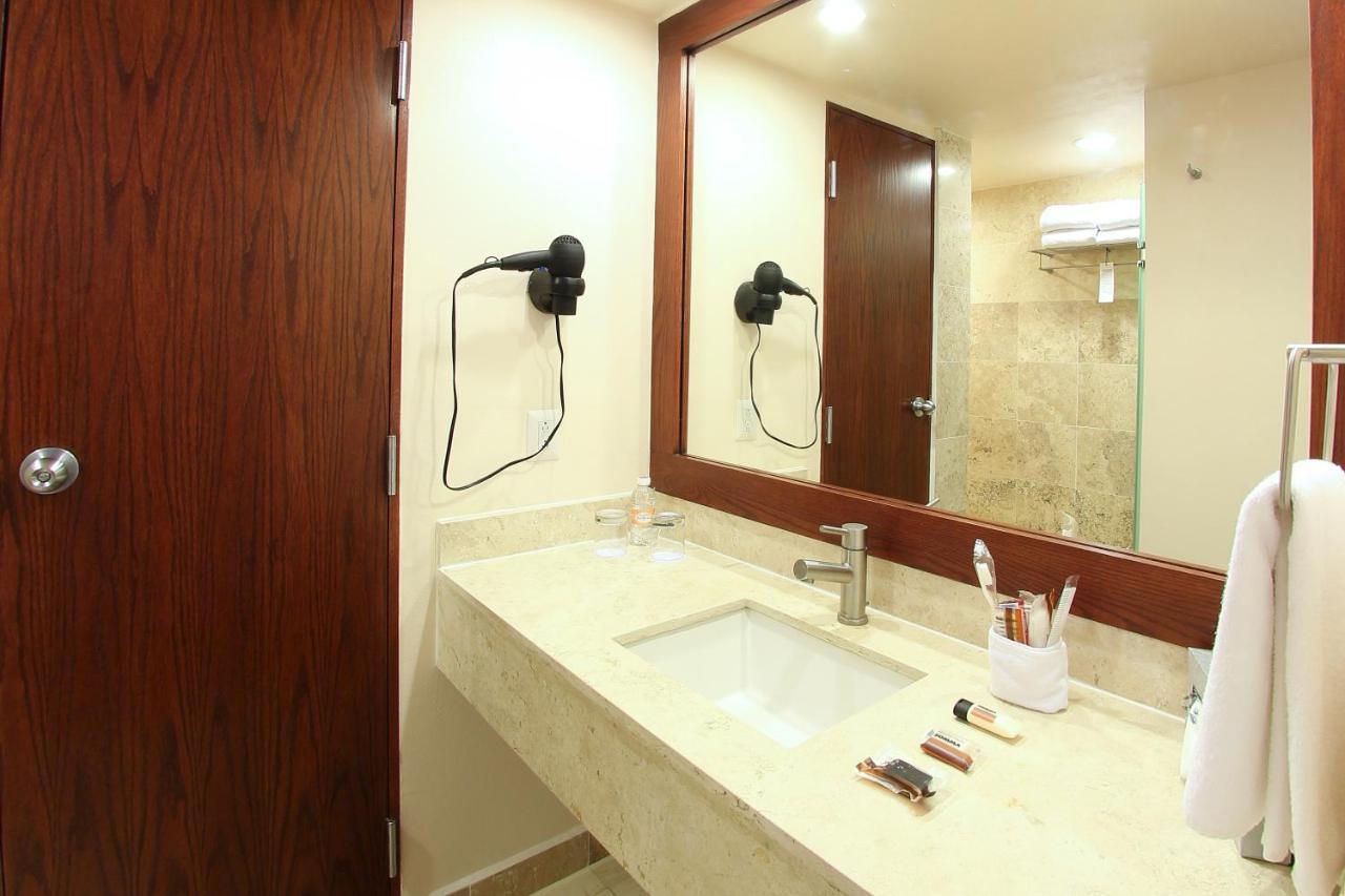 Hotel Opus Grand Toluca Aeropuerto Buitenkant foto
